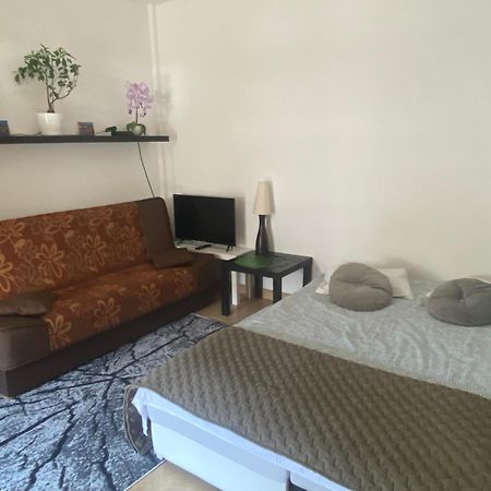 Komfortowy Apartament: Pet-Friendly Old Town Retreat near Park Praski Warsaw Exterior photo