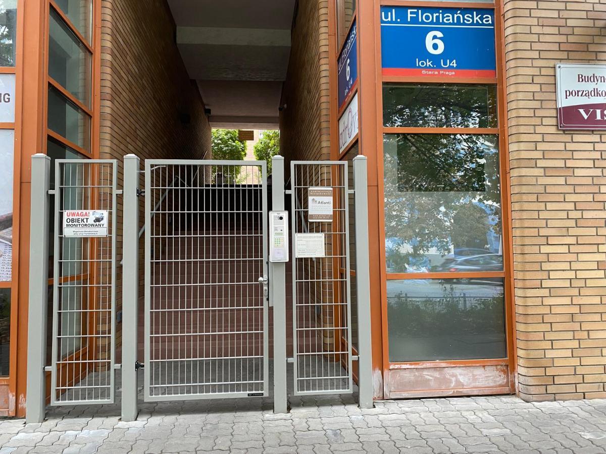 Komfortowy Apartament: Pet-Friendly Old Town Retreat near Park Praski Warsaw Exterior photo
