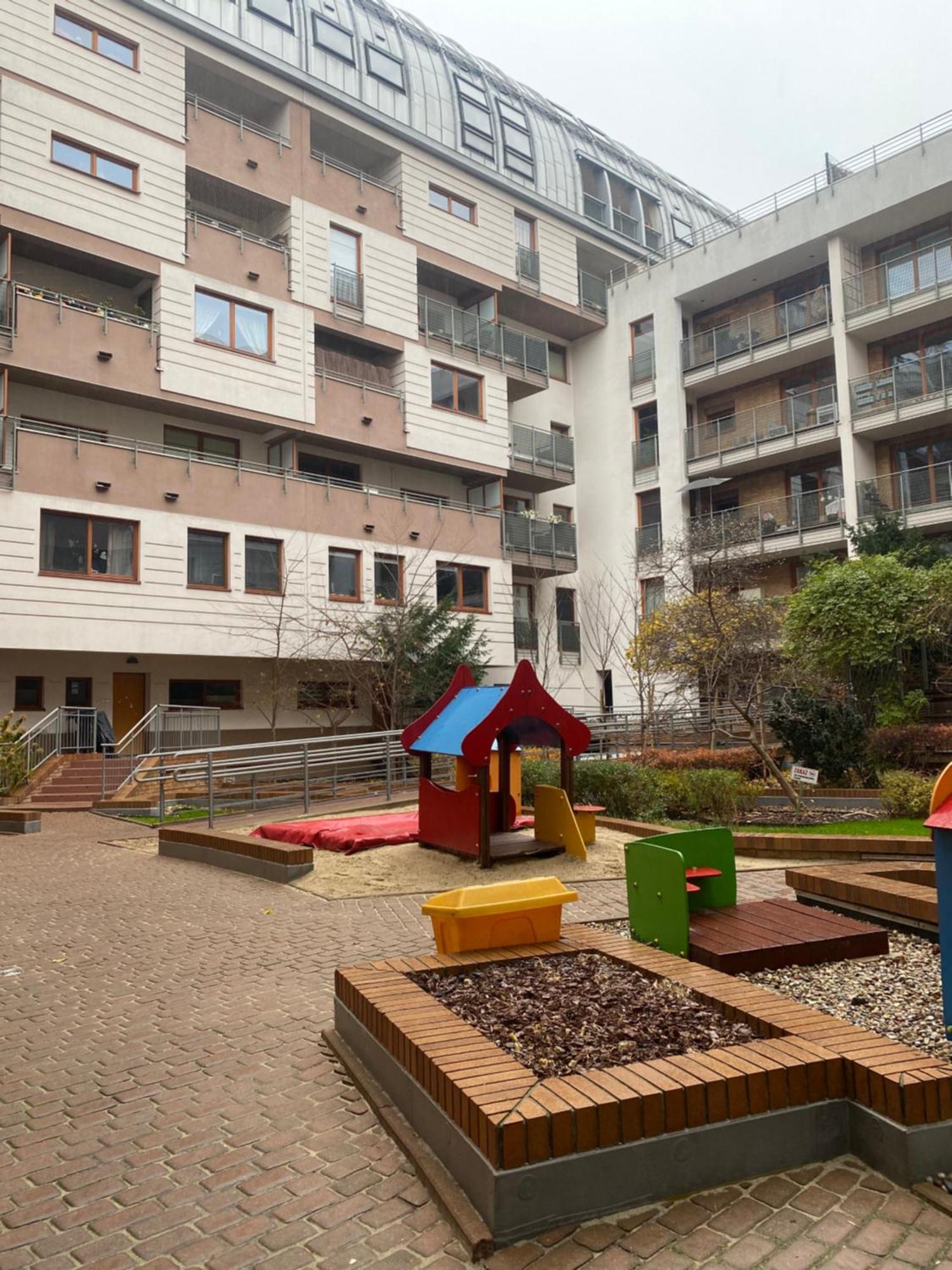 Komfortowy Apartament: Pet-Friendly Old Town Retreat near Park Praski Warsaw Exterior photo