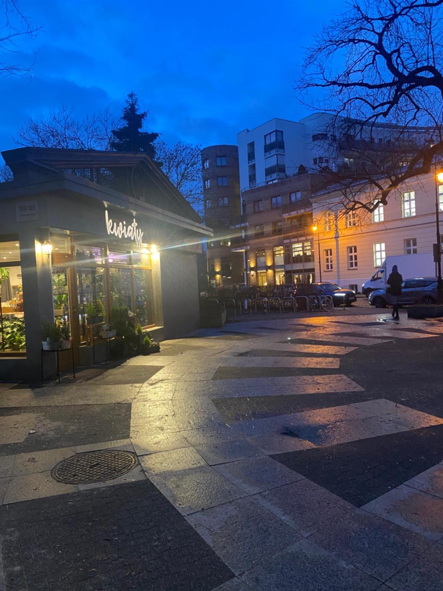 Komfortowy Apartament: Pet-Friendly Old Town Retreat near Park Praski Warsaw Exterior photo